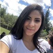 Profesora dedicada a buscar y/o desarrollar la creatividad de los niños